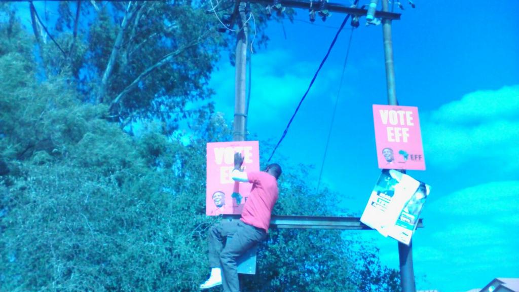 EffNorthwest's tweet photo. Ward 15 Ramotshere Moiloa RED as we prepare to take over the municipality in exactly 1 month. #VoteEFF2016 https://t.co/cpKtVLtRRx