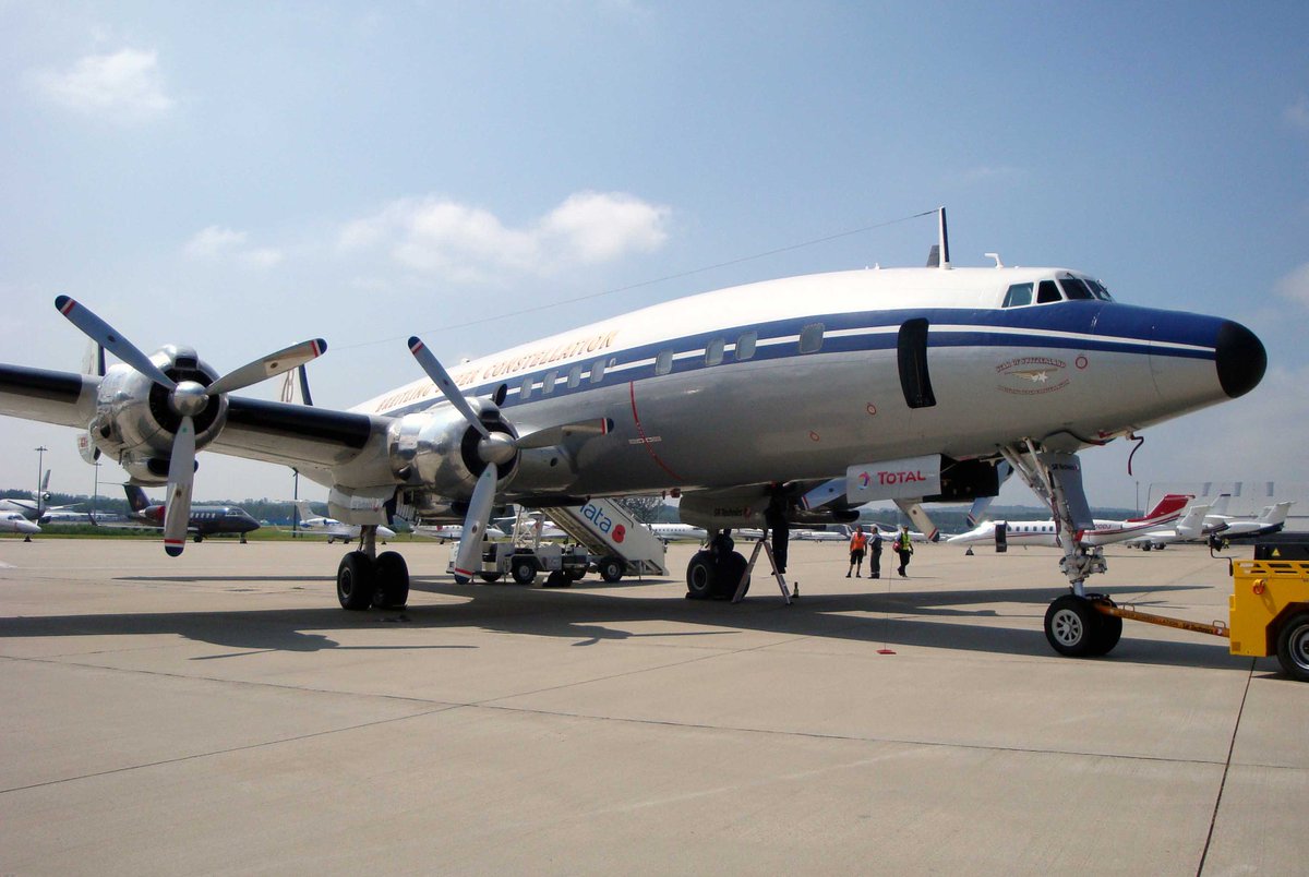 MaxK_J's tweet image. If you had to choose: @TheFlyingBulls #DC6B or @BreitlingNews Super Constellation? (#Connie every time for me) @F1