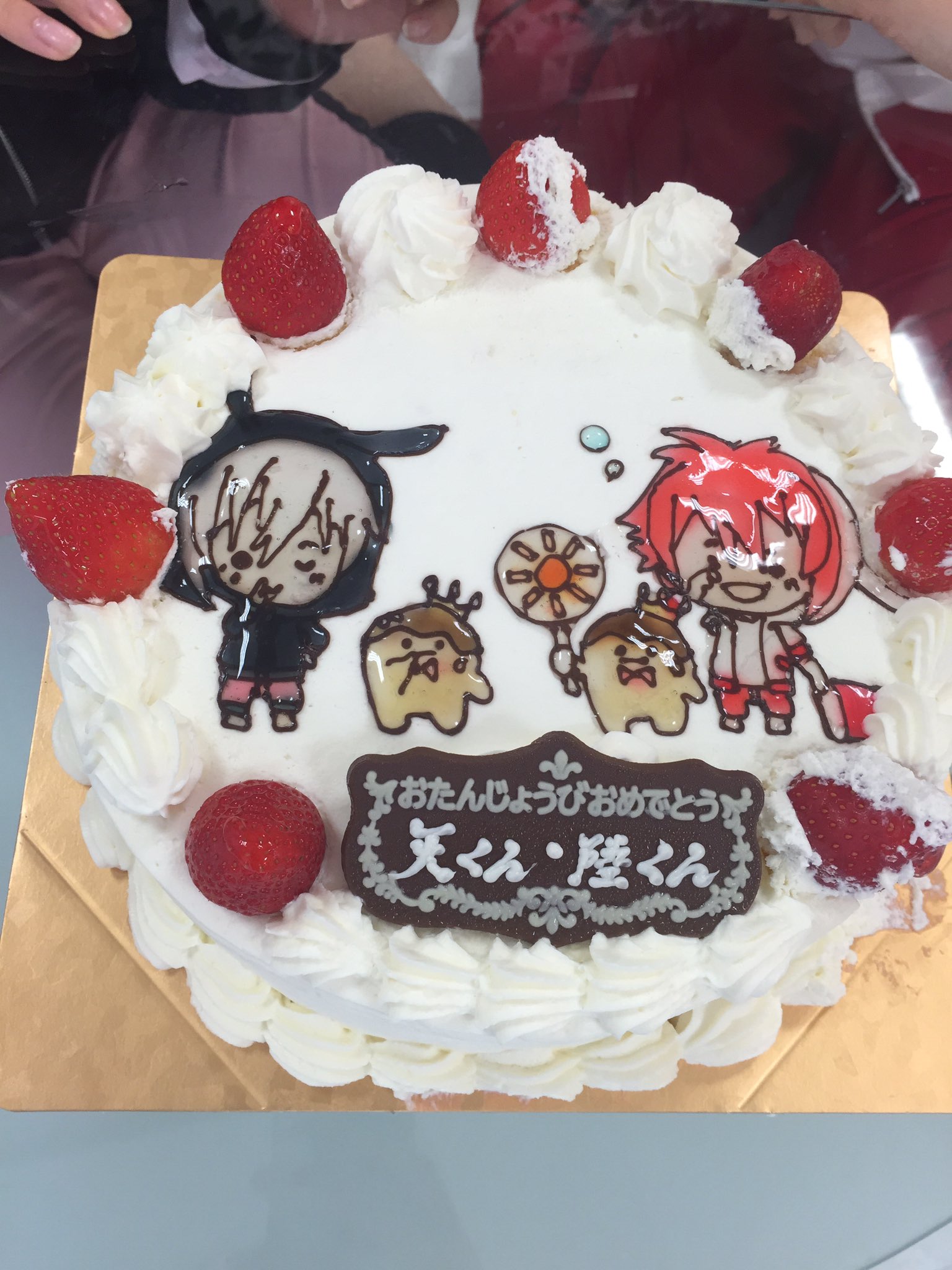 みお Sur Twitter ケーキ の王様プリンと自撮りしようとフォークに乗せてイケメン角度探してたら床に落として あ あ あ という奇声を発し悲しみで崩れ落ちる環と同じことをしようとしていた陸が環の声に驚いて ケーキを落としてしまっ
