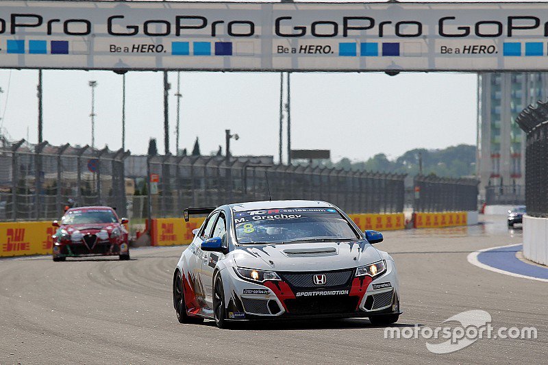 Motorsport_IT's tweet photo. #Sochi, #Grachev profeta in patria: Gara 2 è sua> https://t.co/98jzsVP99S #TCR https://t.co/3tJkl2S7Rw
