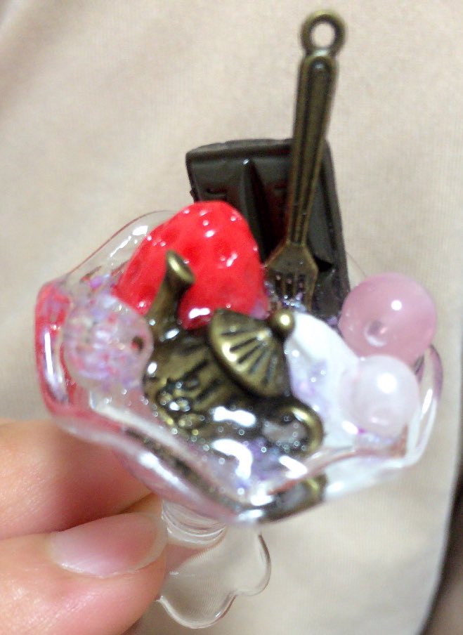 m1812825481's tweet photo. 初めてのー
レジン。
上手くいかない(´°‐°｀)
コツが聞きたひ https://t.co/dtf9EWTB1p
