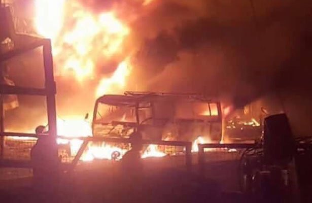 Son ya 80 muertos por ataque suicida d #ISIS a la heladería más famosa d #Bagdad llena d gente en la noche d Ramadan