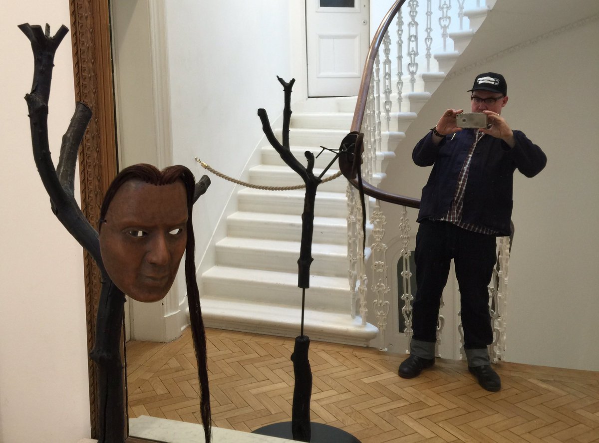 RealifersRoss's tweet photo. Great to catchup with ❤️simonstarling❤️@new @thecommonguild show yesterday #kidsloveart?@cmborland1 #felldownstairs https://t.co/5h3eIM1xMx
