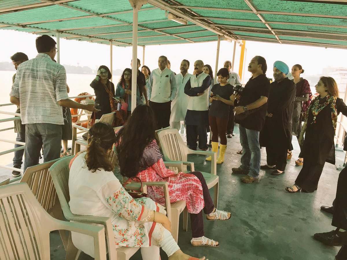 thepark_kol's tweet photo. It's a beautiful rainy evening and we're cruising down the Hooghly #trailsOfRamadan @thepark_kol @parkhotelsindia https://t.co/4lYBLkNwzo