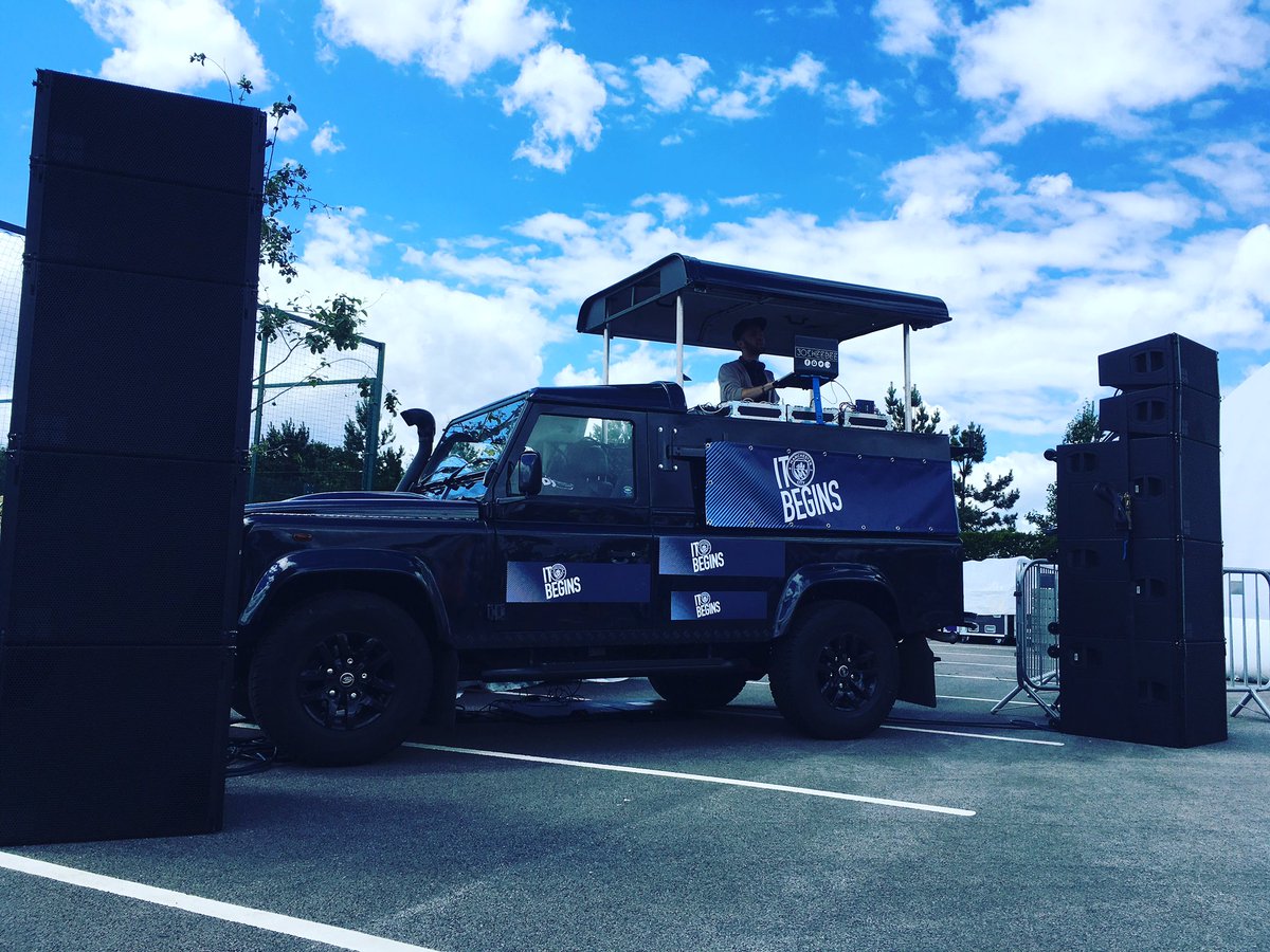 dj_truck's tweet image. Get your photo with the @dj_truck #itbegins