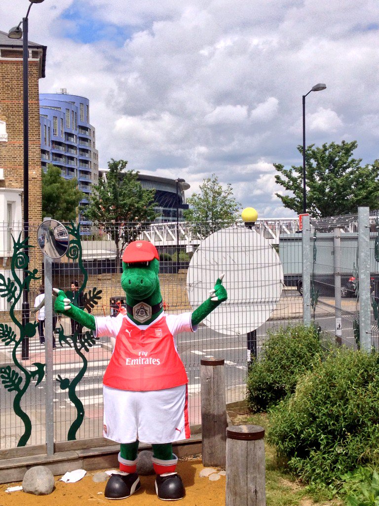 AFCCommunity's tweet photo. We're across the road at Drayton Park School's summer fair with @Gunnersaurus and our penalty shoot out today https://t.co/nxUM4XDuwr