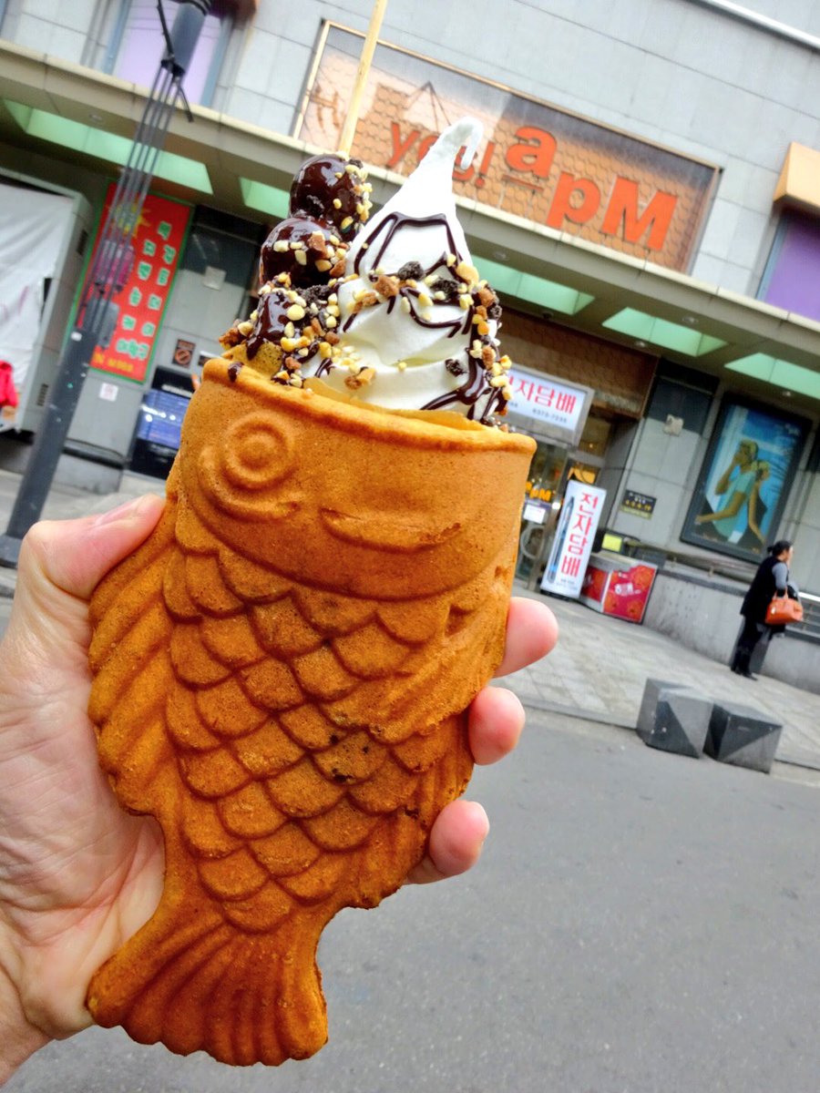 softcream_world's tweet photo. ソウルに行った時食べたソフトクリーム！

どっちもボリューミーで最高に美味しかった♪

#ソフトクリーム
#ソフトクリームの日 https://t.co/fGJaxIfwGJ