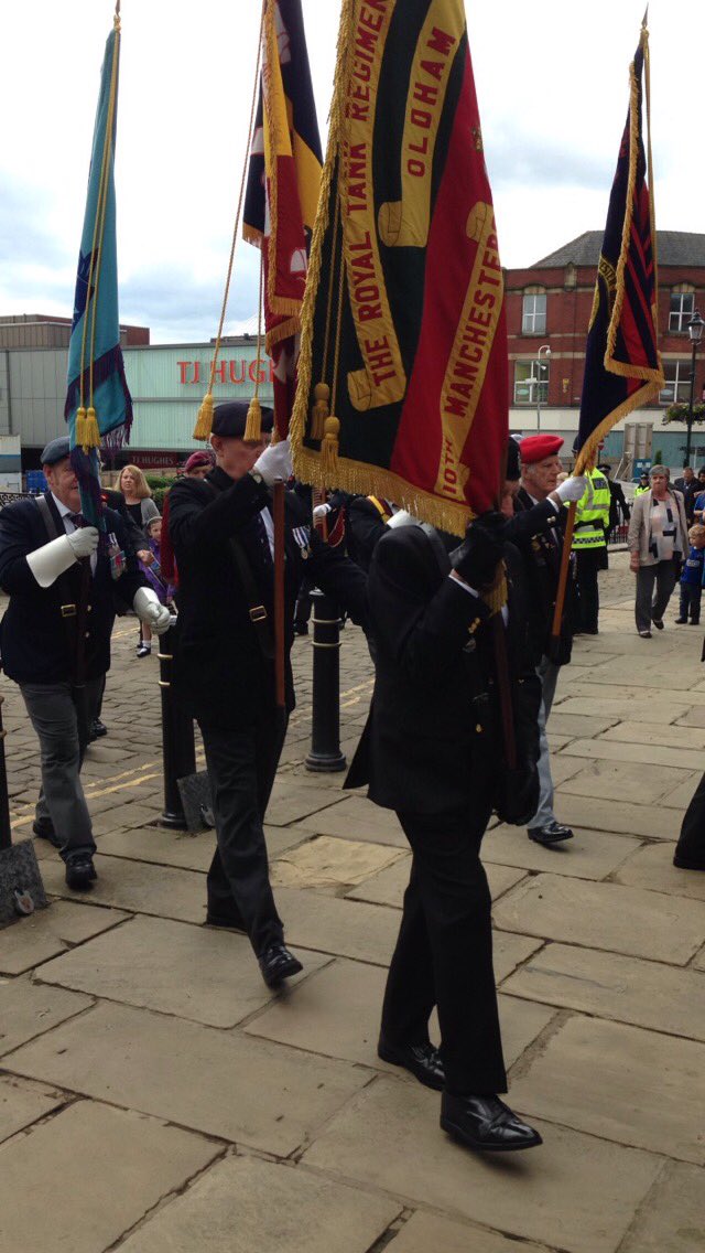 AlexPCarey's tweet photo. Oldham remembers #Somme100 https://t.co/5Mq4c52MlO