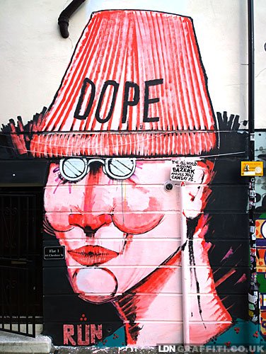 LDNGraffiti's tweet photo. #OnlyHoursLeft Support @RunTheArtist #TimeTravellerArtistMan #StreetArt He's almost there > https://t.co/QkTCx2gale https://t.co/oPdrazjNEz
