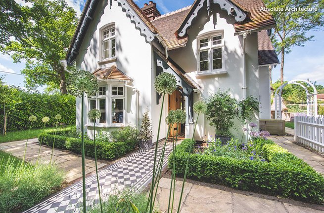 An Edwardian Cottage renovated by <a href="/AbsoluteArch/">Absolute Arch</a> to retain its charm - it's a hit! po.st/nfn7fS
