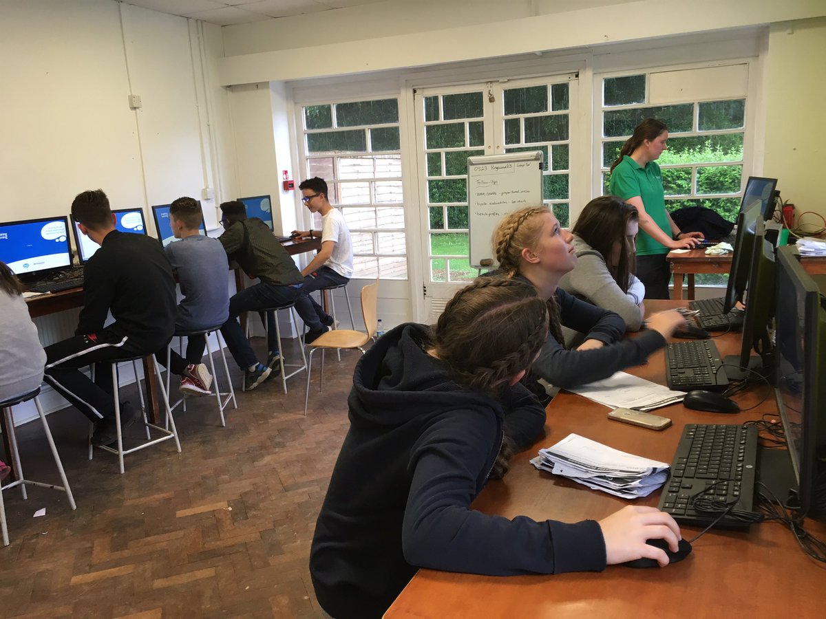 GeogLangley's tweet photo. @langleyschool Yr10 last evening presenting their beach profile data! @OverstrandHall 
#fieldwork #geography https://t.co/G3OK5wvR4M