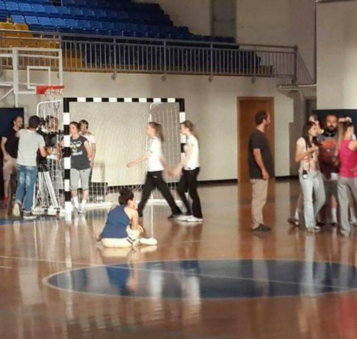patateeez's tweet photo. Herkesin rahatlığına kimse karışamaz 😌😌😂😂😄😍😃 #HandeDoğandemir https://t.co/QfjSvYNRFi