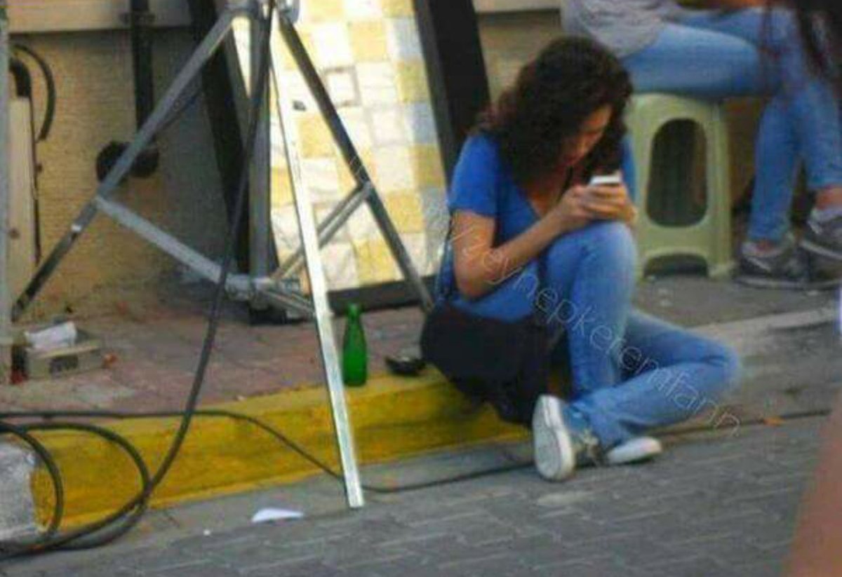 patateeez's tweet photo. Herkesin rahatlığına kimse karışamaz 😌😌😂😂😄😍😃 #HandeDoğandemir https://t.co/QfjSvYNRFi