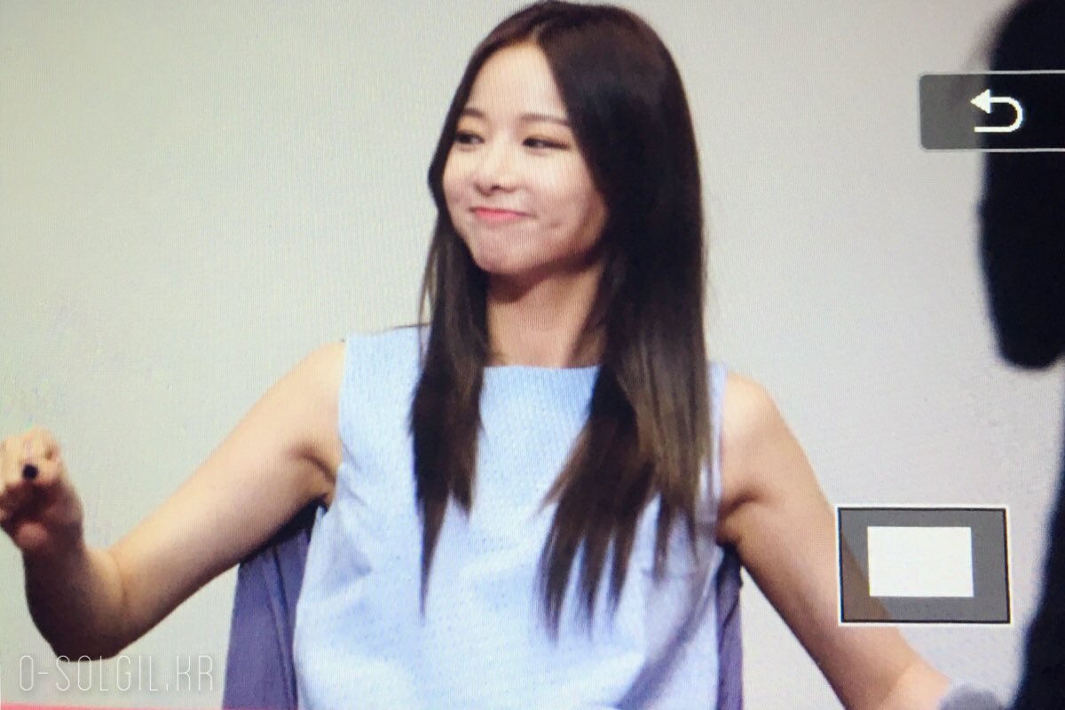 o_solgil's tweet photo. 160703 인천 팬싸인회 프리뷰 #EXID #솔지 #SOLJI @EXIDofficial 💗💗💗 https://t.co/7ForIuZDa8