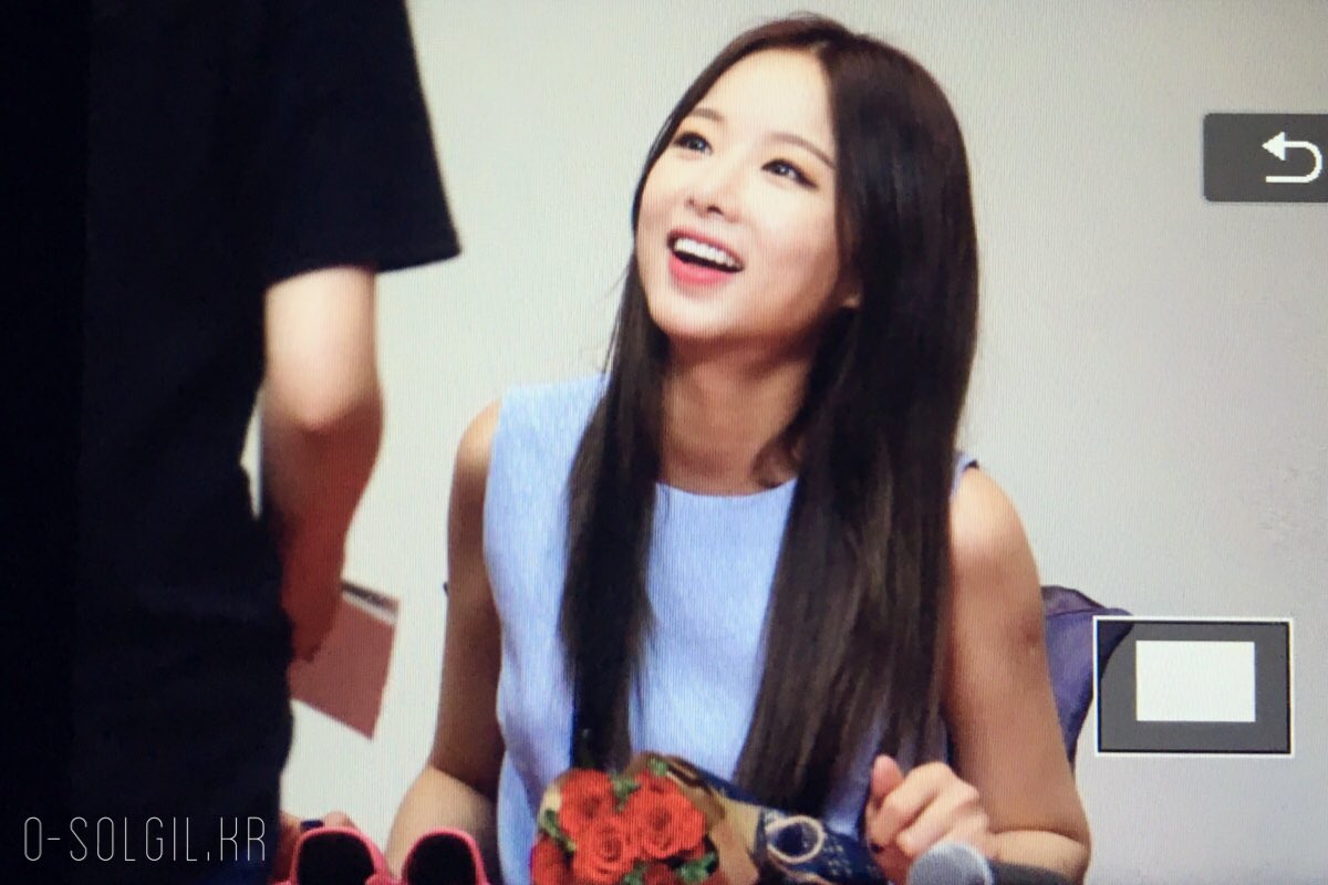 o_solgil's tweet photo. 160703 인천 팬싸인회 프리뷰 #EXID #솔지 #SOLJI @EXIDofficial 🙄🙄🙄 https://t.co/ZbYrLIbSbC