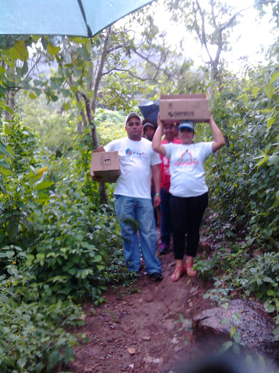 ffmsucreoficial's tweet photo. #TodoElPoderALosClap Clap Clap Clap dando en el hígado a los bachaqueros https://t.co/IHM8Esk2dS