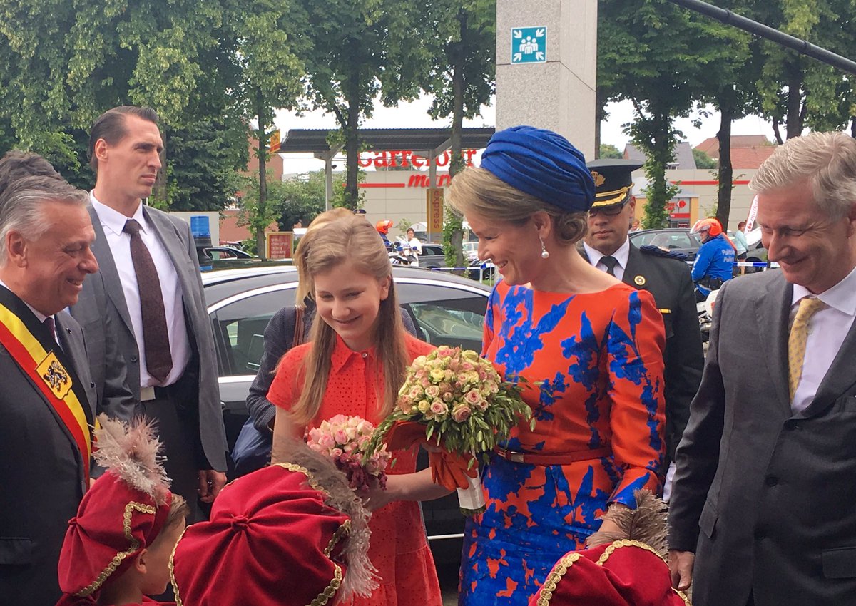 MonarchieBe's tweet photo. 18de editie van de #Kroningsfeesten te #Tongeren. Een levende traditie @stadtongeren @LimburgBe https://t.co/ym1eTLD0tl