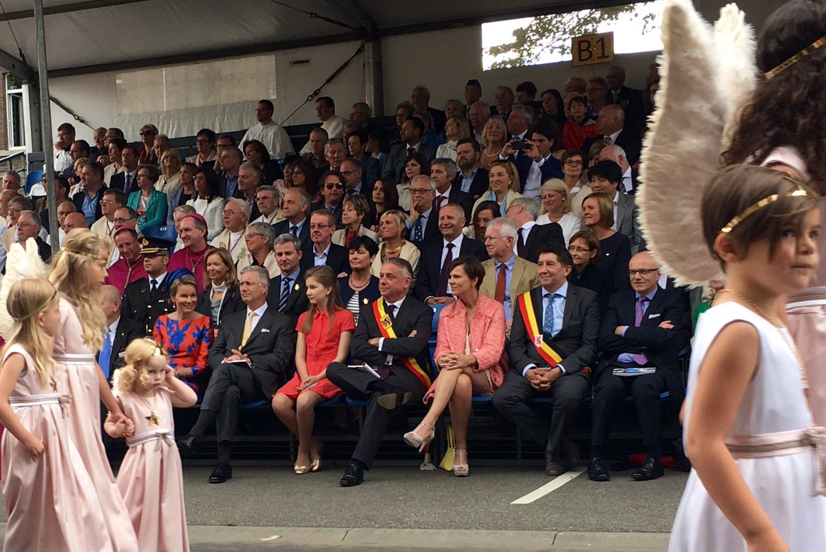 MonarchieBe's tweet photo. 18e édition des Fêtes du Couronnement à #Tongres. Une tradition vivante @stadtongeren @LimburgBe https://t.co/lqBXFbu4s2