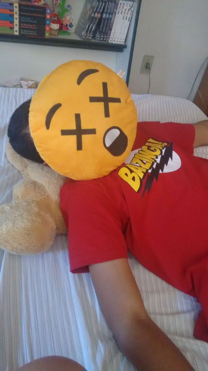 mimilcaldas's tweet photo. @victoralmeidap Mentira, eu to assim, igual migo @max_brendeo . #MortaNey https://t.co/EI047hF0Nr