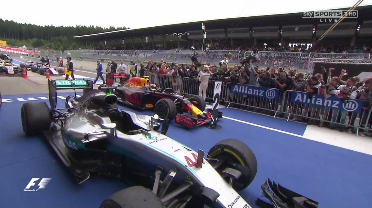 SkySportsF1's tweet photo. Hamilton wins the #AustrianGP after overtaking Rosberg in the final lap!

LIVE: https://t.co/ITbyhz2V5k https://t.co/VOhRTPkI4v