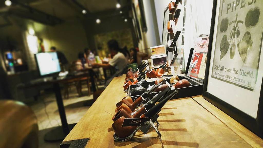 vabyo's tweet photo. Ngoprek koleksi @inigopipa di @5758coffeelab! https://t.co/8WiQcJxRCP