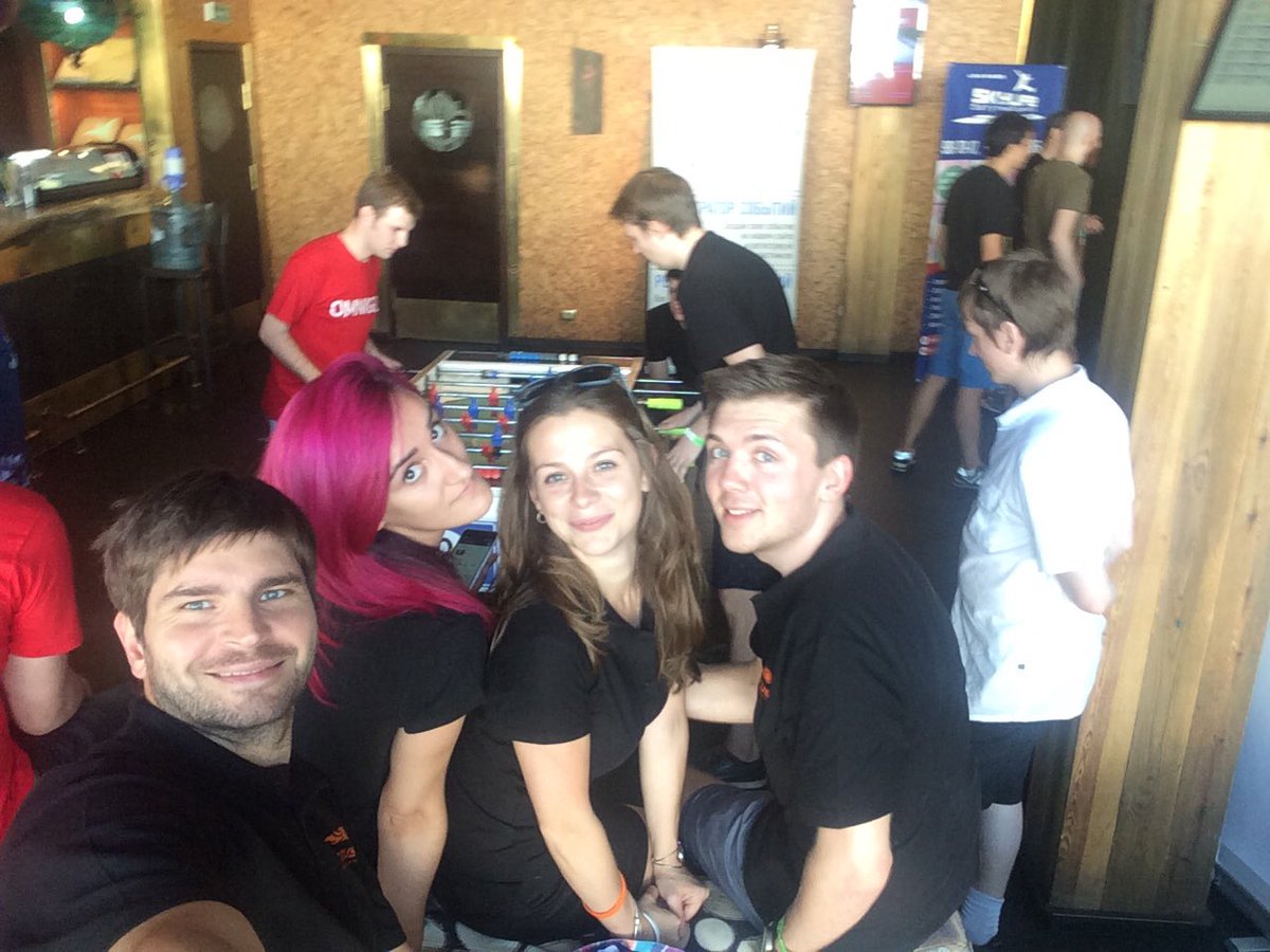 bakhmurnova's tweet image. Пока Ваня борется, мы пилим себяшки #itkicker #semrush