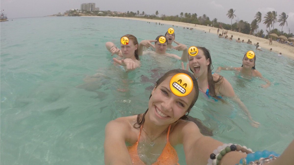 carolinex0xo's tweet photo. Happy birthday to my big sis ily 😇😛❤️🖖🏼#cruisin #sleaside #californians #rumham https://t.co/ghWIoB3qzo