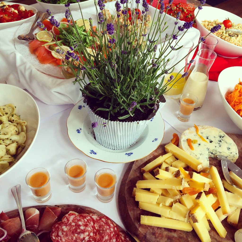 cafebale's tweet photo. Le dimanche on #BRUNCH au Café https://t.co/w4CSxxTvxy