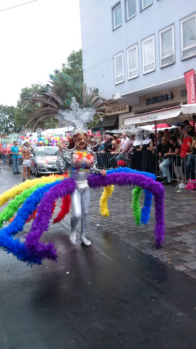 MarshMelli5's tweet photo. #csdkoeln #csd #QueerBeauty #CSD2016 https://t.co/KY3Rbd2emU