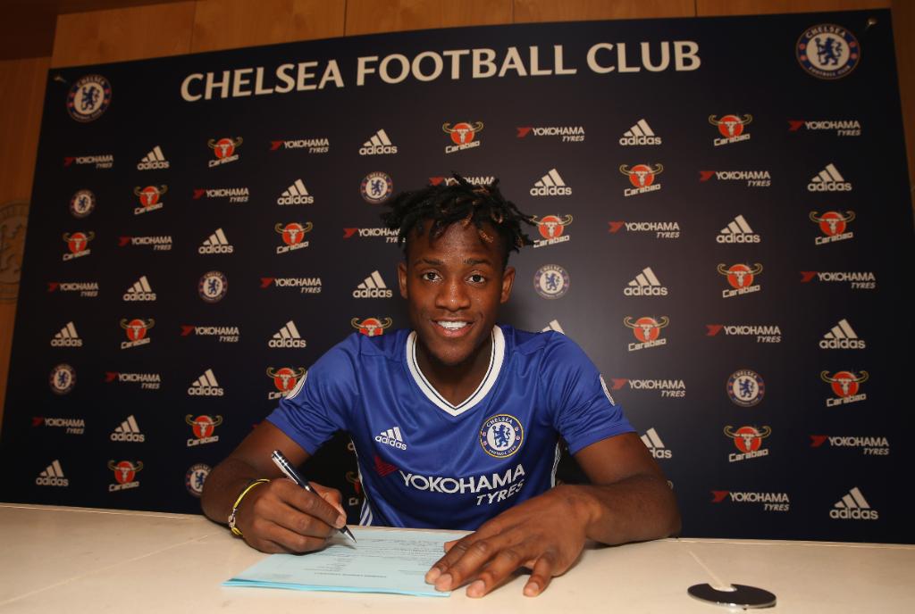 MercatOM - [Michy Batshuayi] signe 5 ans à Chelsea ! - Page 3 CmciLq9WcAAZUq0