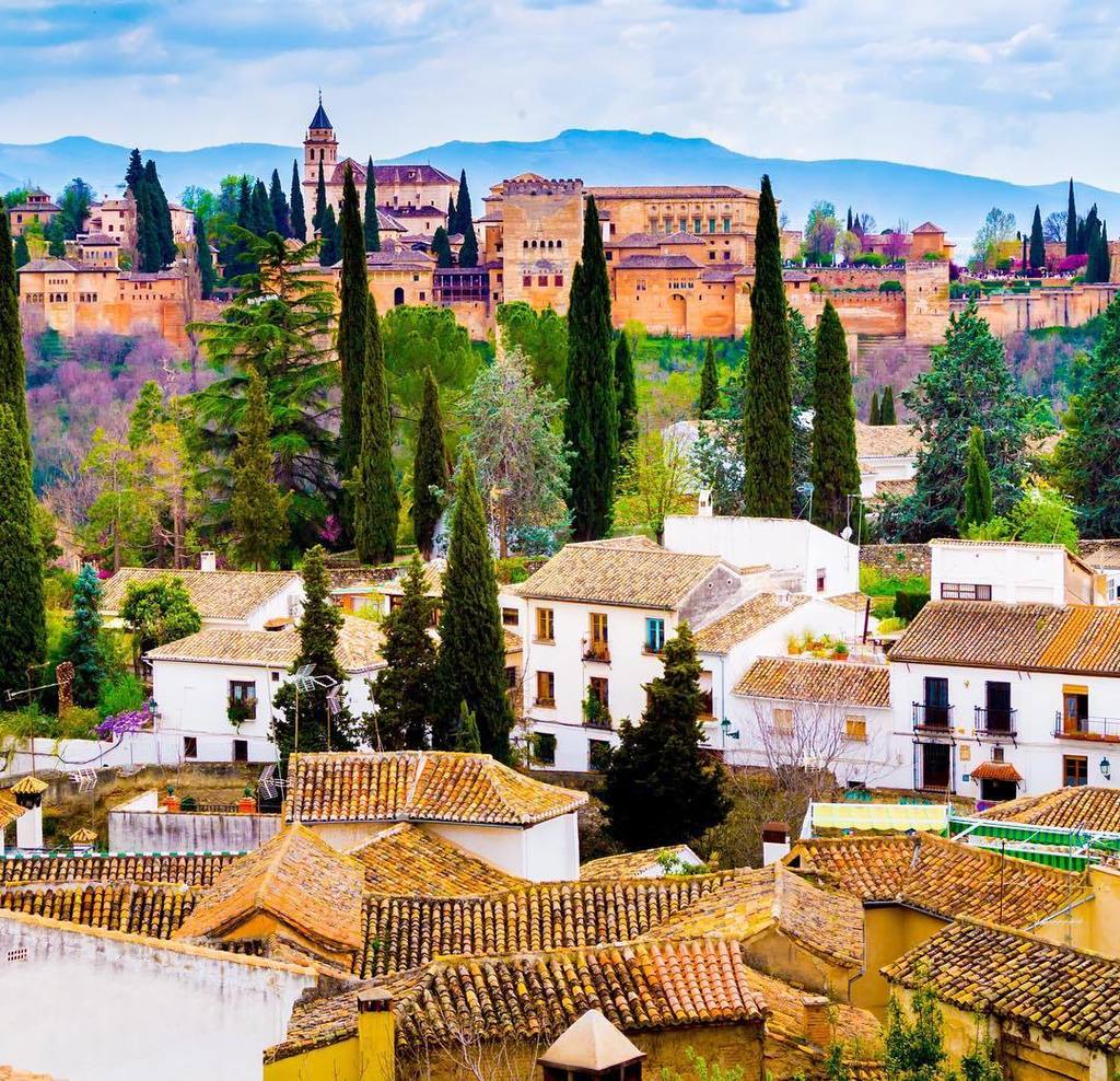 dmnpop's tweet photo. #granada #alhambra #spain #andalucia #españa #europe #ig_europa #ig_sevilla #loves_andaluc… https://t.co/5GsezreoQq https://t.co/KipOUJLbLv