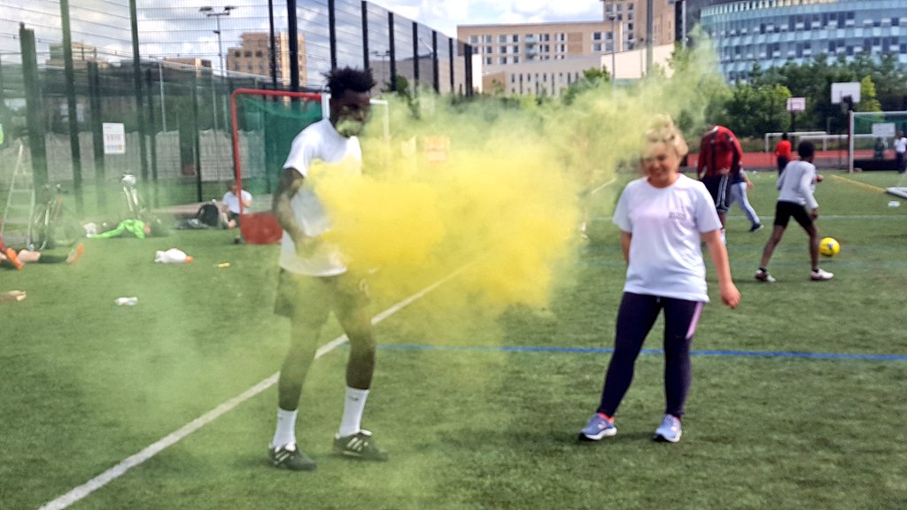 FBeyondBorders's tweet photo. This @ClaptonUltras @scaffoldelica tournament is just too good #NoPyroNoParty https://t.co/Pt0io3E6lt