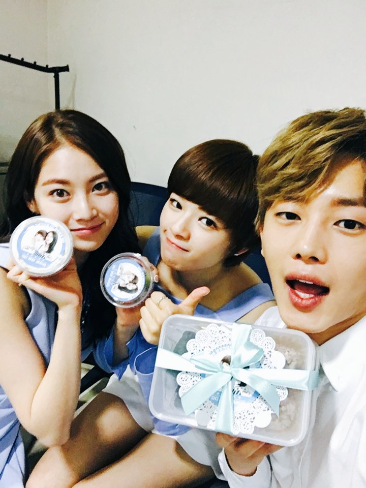 Оппы. Оди оппа. Кто такой биас. Такой раздражающий оппа. Exo мем лей подстрахуй.