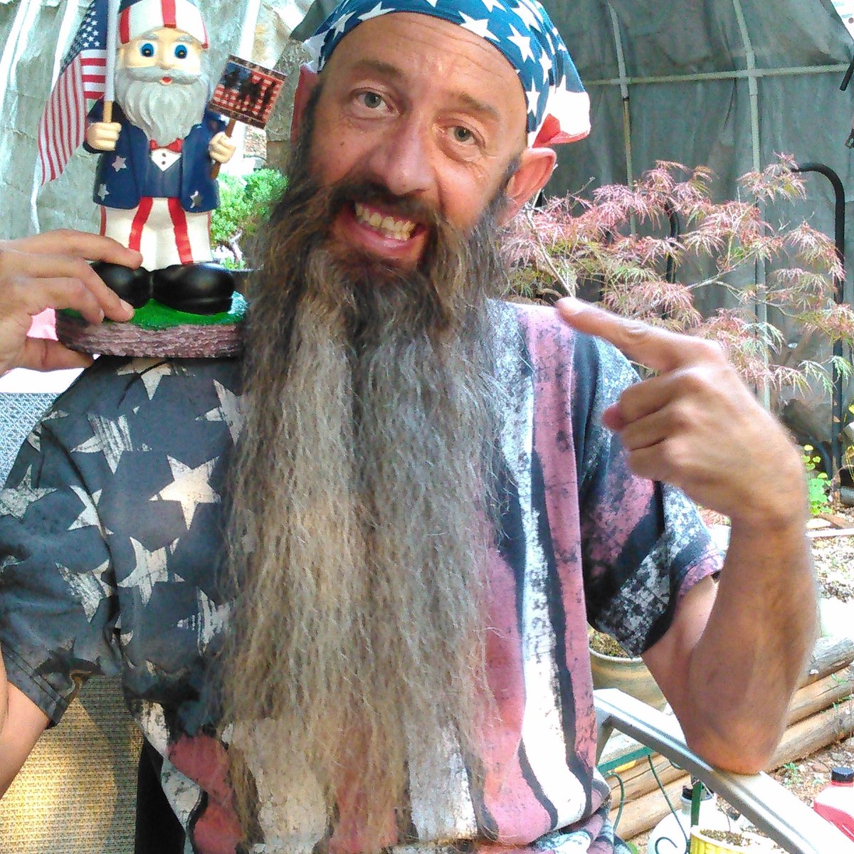 Cantonbeardman's tweet photo. Cantonbeardman has a Cantonbeardgnome  :-{)}}}}}}} https://t.co/BINrBqqP7q
