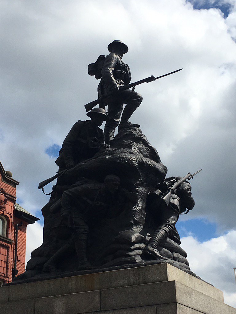 JimfromOldham's tweet photo. A very moving service in Oldham remembering those who made the ultimate sacrifice #Somme100 . Thanks to organisers! https://t.co/6wpTNoVsQl