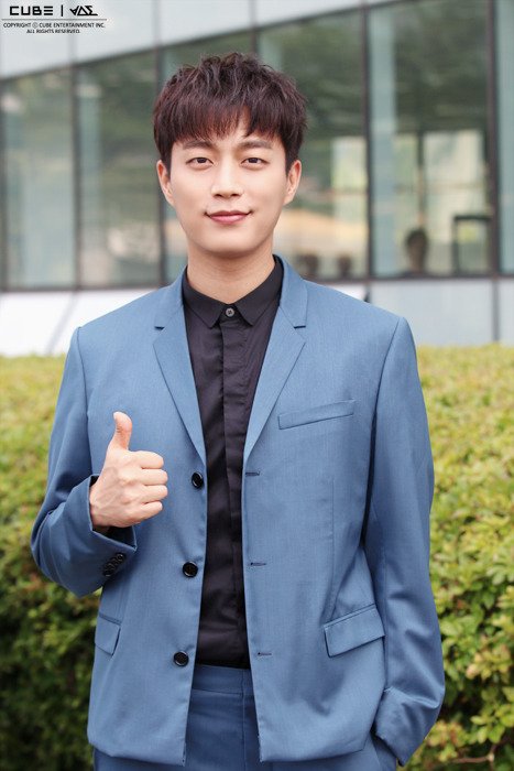 durundurun_dj's tweet photo. 공카 #비스트 다이어리 업뎃 - 20160704 DIARY :: TODAY is DUJUN DAY!! #2
아무리 찾아도 포즈는 저거 아니면 이거 -_-;
#윤두준 #두준 https://t.co/cJBuDKsB42