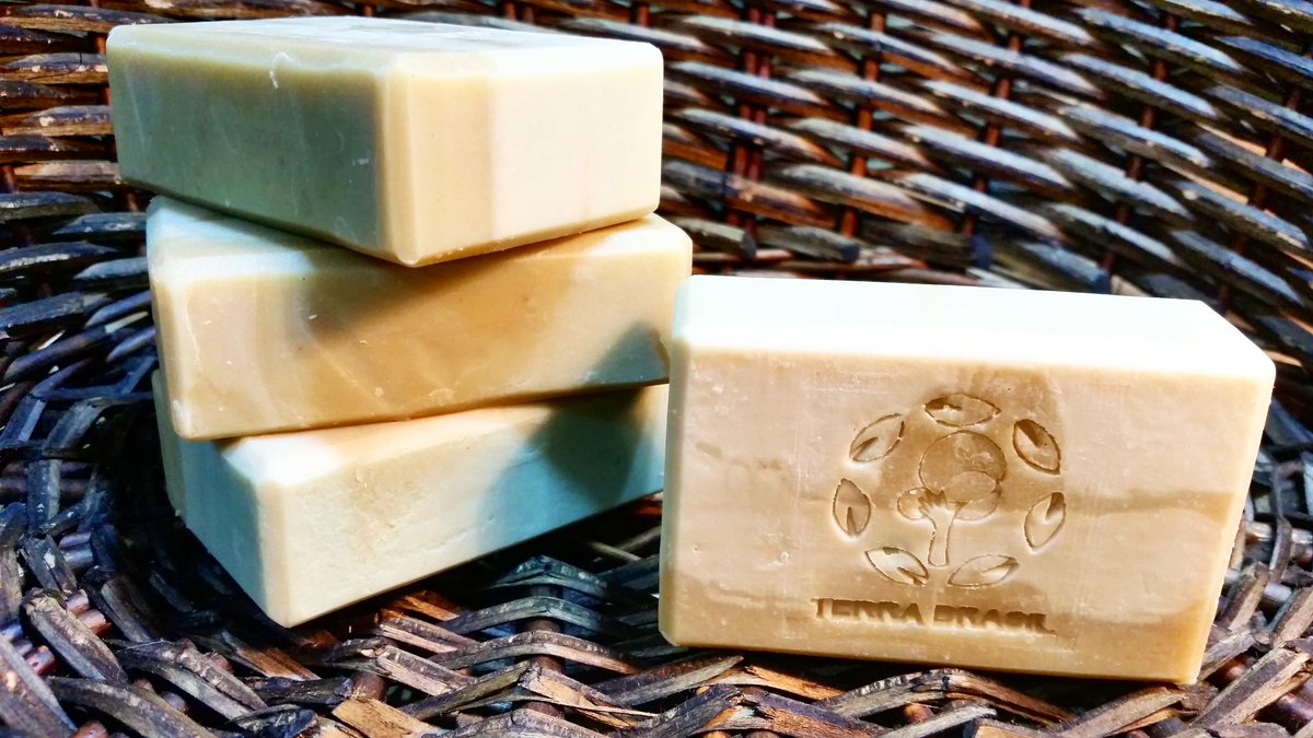 TerraBrasilSoap's tweet image. terrabrasilsaboaria.com.br Sabonete/shampoo em barra Abacate. Hidratação natural #sabonetenatural #sabonetevegano #soap