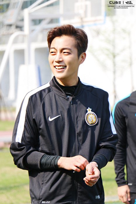 durundurun_dj's tweet photo. 공카 #비스트 다이어리 업뎃 - 20160704 DIARY :: TODAY is DUJUN DAY!! #3
체대 훈남과 코믹의 상당한 갭차이
#윤두준 #두준 https://t.co/XUoKA9vYTp