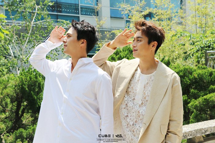 durundurun_dj's tweet photo. 공카 #비스트 다이어리 업뎃 - 20160704 DIARY :: TODAY is DUJUN DAY!! #4
지난달 생일이였던 분 &amp; 오늘 생일인 분
#윤두준 #두준 #HappyDJday https://t.co/wJrxxfZivg