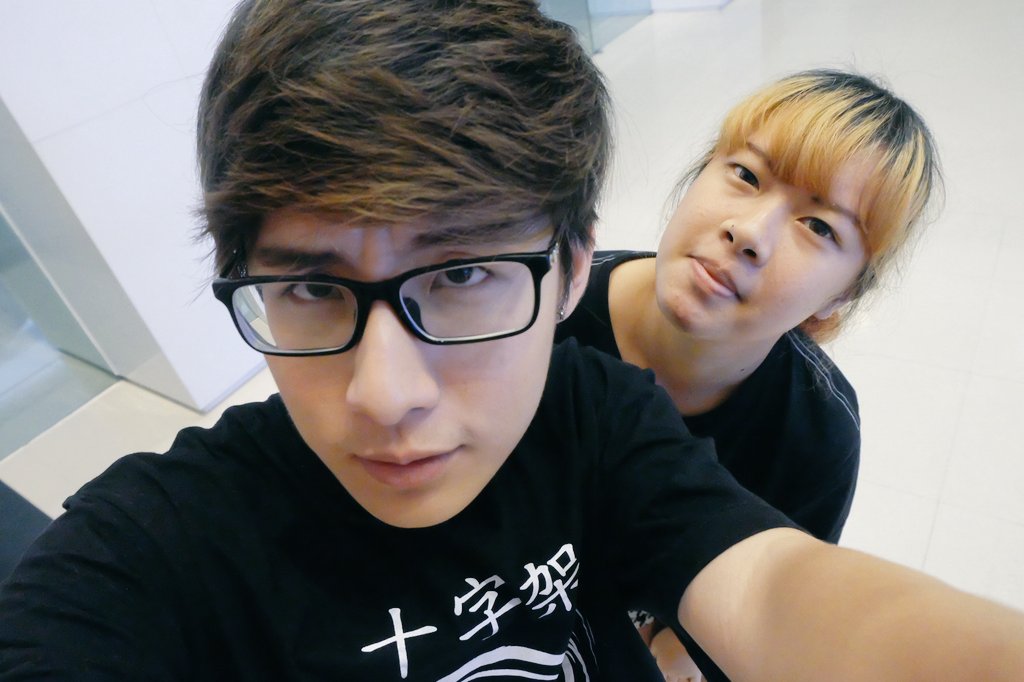 จะเซลฟี่กับพี่ที ต้องให้พี่เด่นกว่า ถ่ายเองรูปเสียหมด555 <a href="/ToptapPlaych/">ณภัทร โชคจินดาชัย</a>