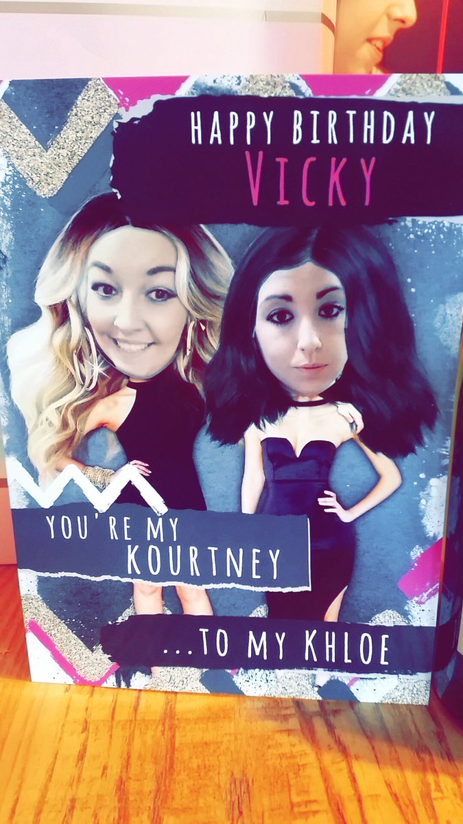 vickyharps's tweet photo. Love my birthday card from my little sister 😍 @khloekardashian @kourtneykardash #30thbirthday #kourtneytomykhloe https://t.co/ceX6HavQFi