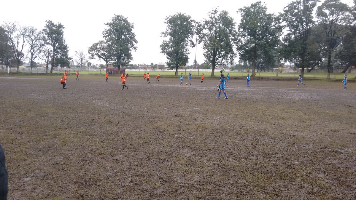 SoyDecanoOf's tweet photo. #FutbolFemenino 
2' PT
#SanMartinSub18 1- #AtleticoBlanco 0 https://t.co/rSQhxH9ubu