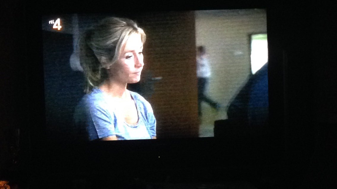 En weer voor de buis, moordvrouw😍 <a href="/Wendy_Ushi/">Wendy van Dijk</a> <a href="/thijsromer/">Thijs Römer</a> <a href="/AchmedAkkabi/">AchmedAkkabi</a> 👌🏻👌🏻👌🏻