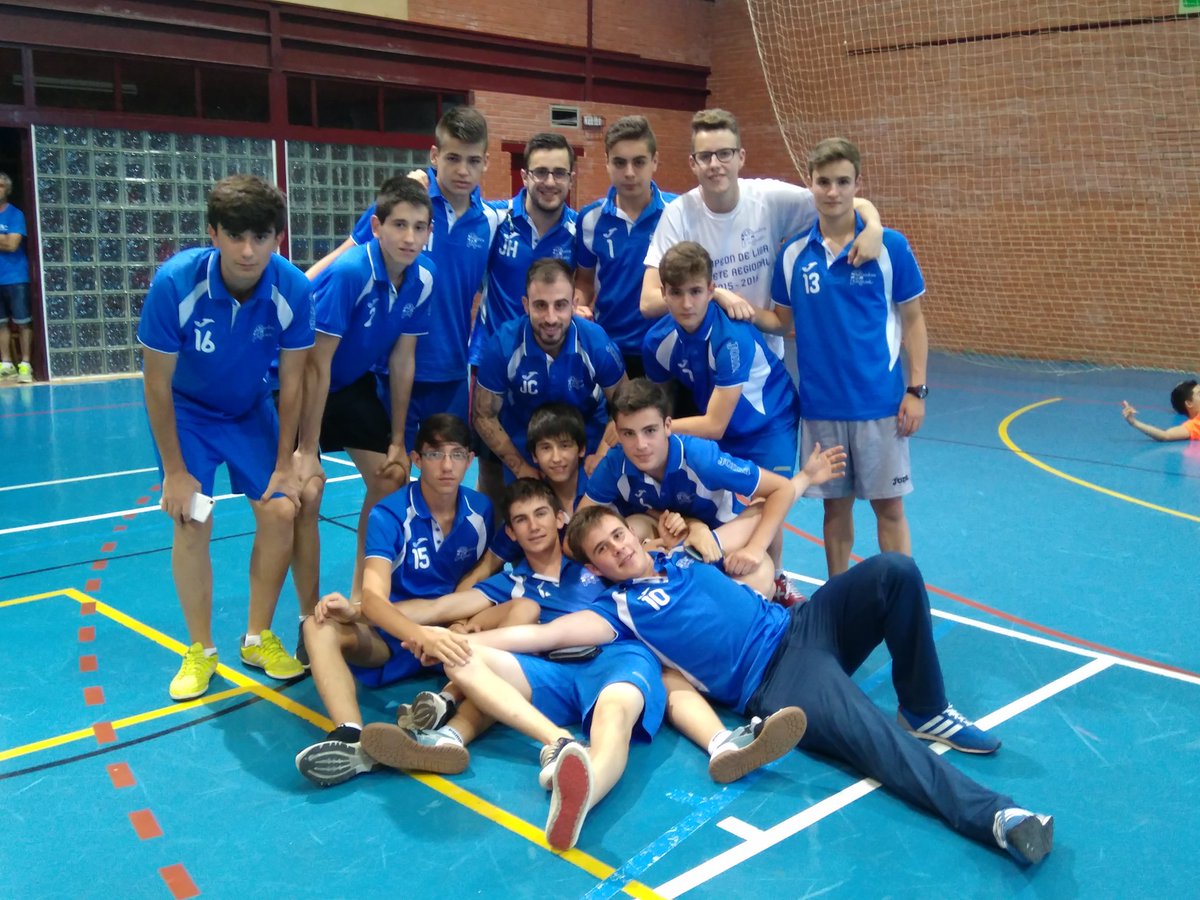 JCFutsalCoach_'s tweet photo. Gracias, gracias a todos mis jugadores por esta guinda en un gran año!! Muy orgulloso de vosotros. https://t.co/DOWQBmgMH2