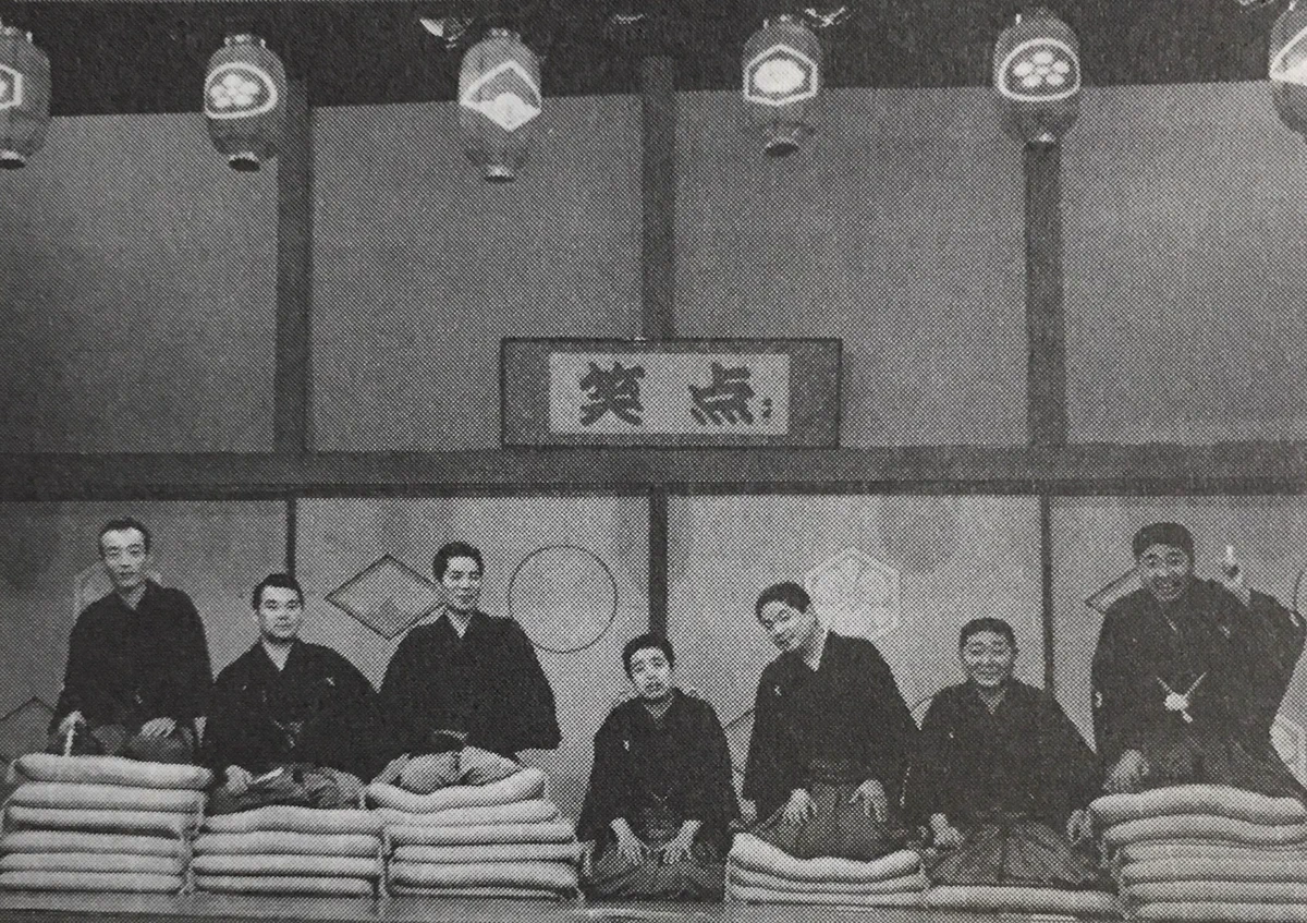 笑 点 初代 座布団 運び