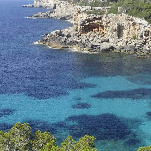 juliaviolero's tweet photo. Un verdadero amigo es como un mar de aguas cristalinas #amistad #instareflexion #mallorca … https://t.co/S2IMnV5OBM https://t.co/BGpSzjo20K