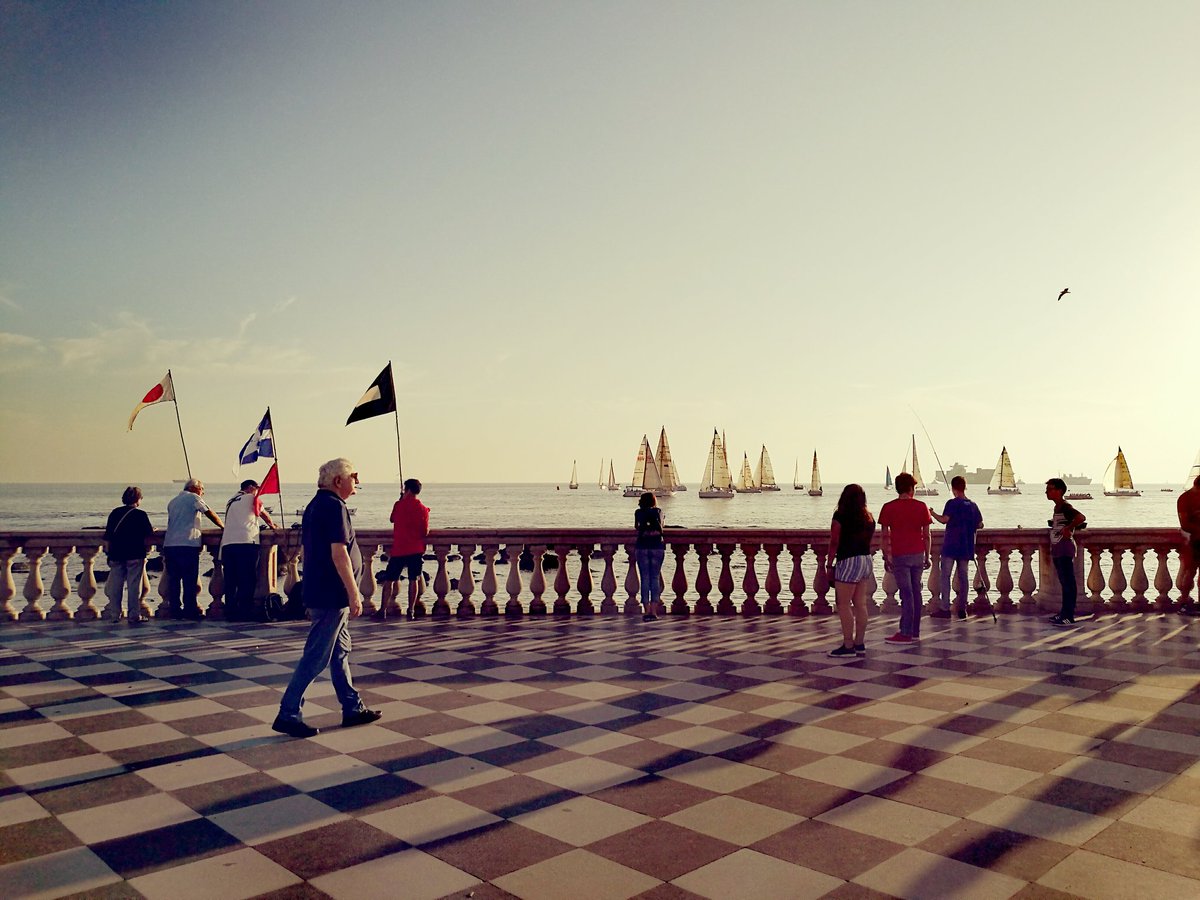 Terrazza Mascagni #sunset #sea #wind #sailing #landscape #streetphotography #urban #livorno #toscana #italia