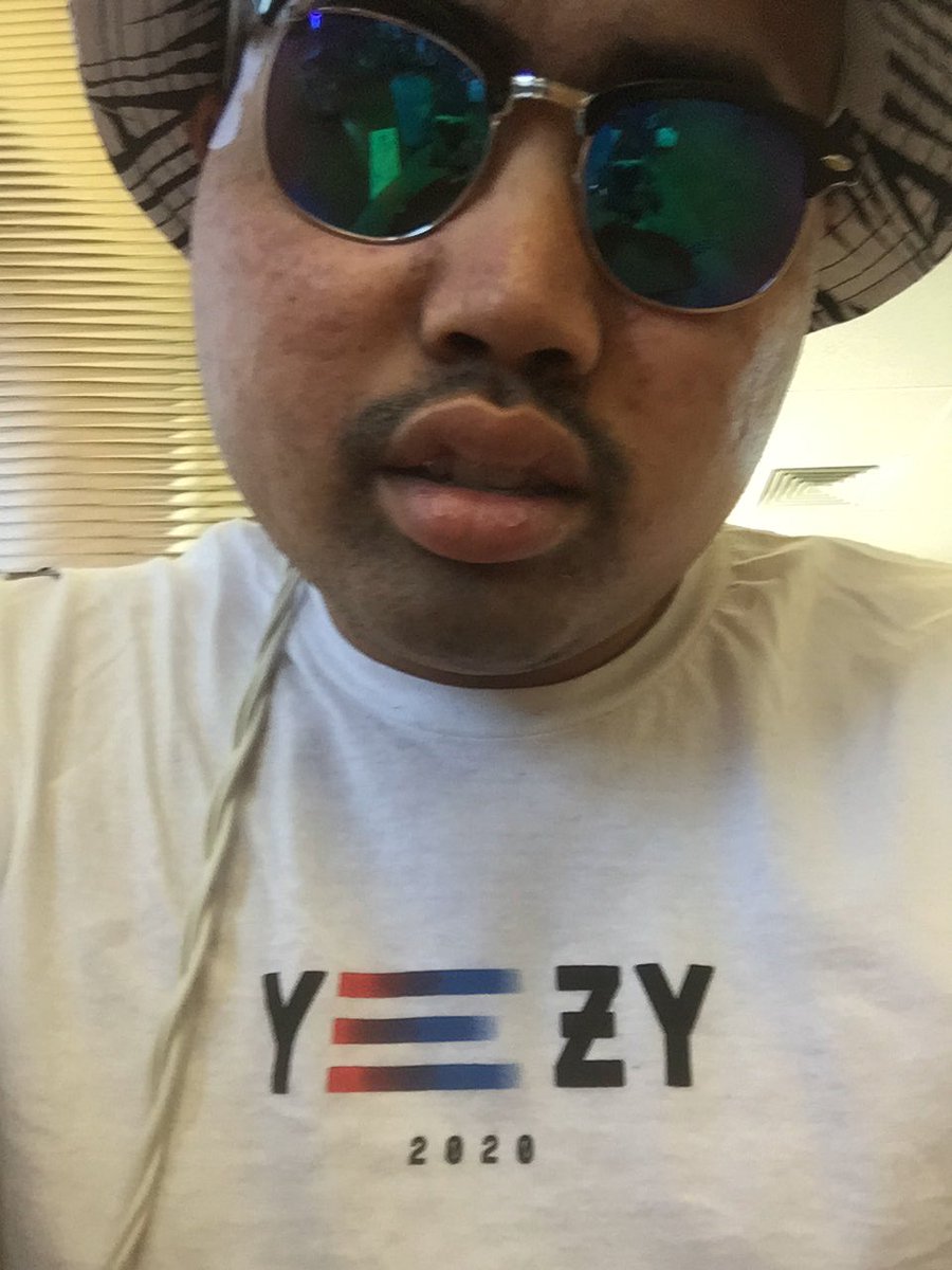 carandaaang's tweet photo. S/o to @trillosopher for the dope tee https://t.co/TLdqvxkJ4x