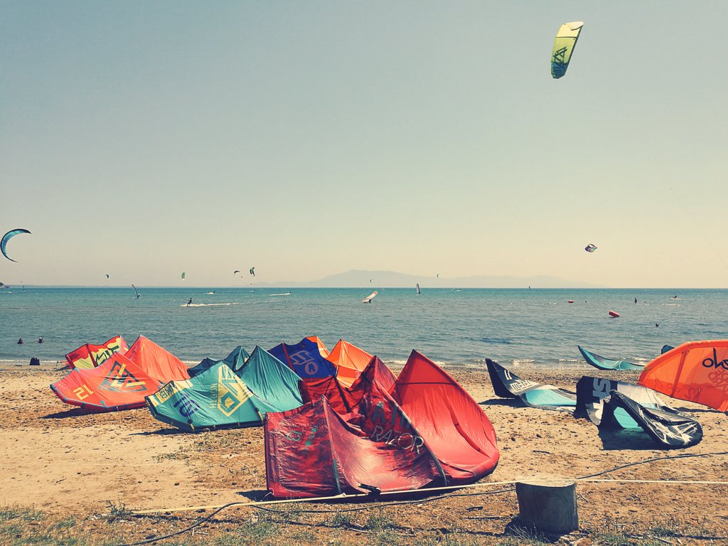 #kitesurfing #grosseto #toscana #igersitalia #talmone #tuscany #italy #sea #wind #sky #cost #beach #colorsofreedom