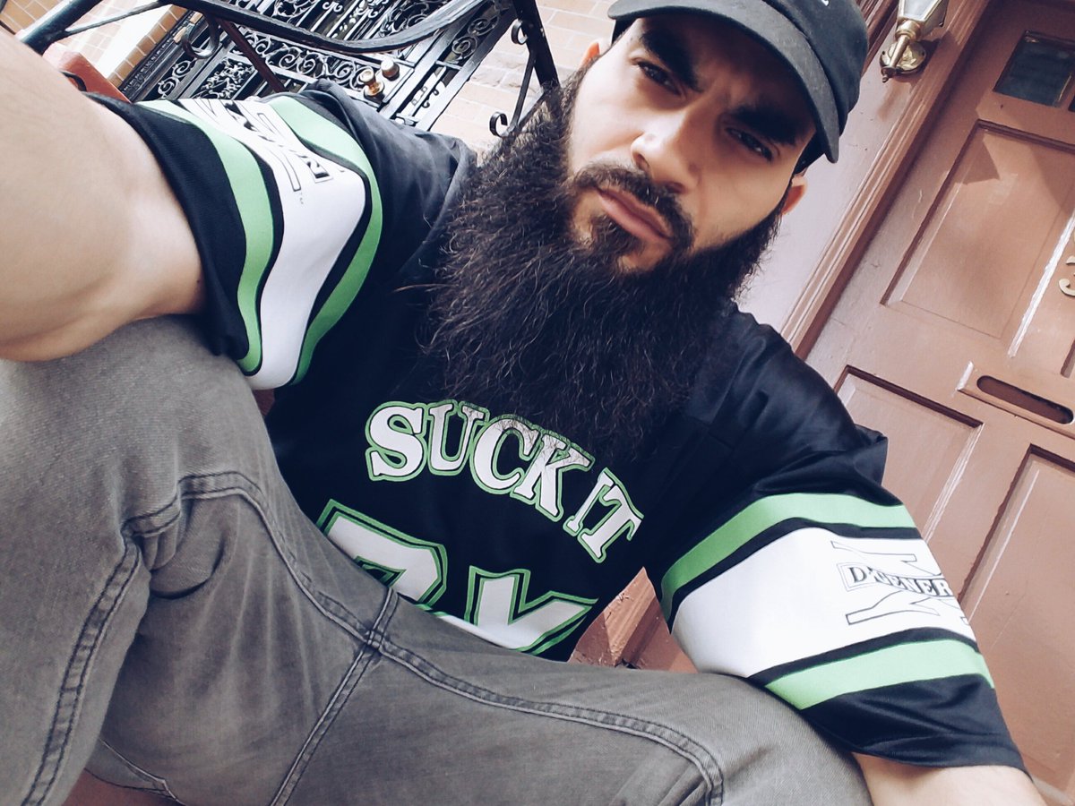 CIVIL_NY's tweet photo. How many of yall got in trouble for doing the crotch chop or telling your teacher to Suck It? https://t.co/kv60XEBbXS